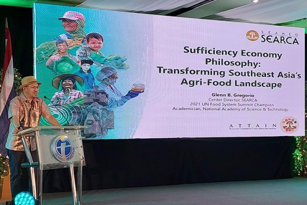 SEARCA Center Director highlights "agriculture with a heart" in Thai Sufficiency Economy Symposium