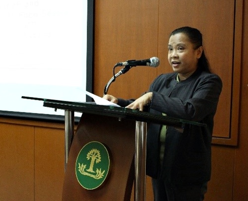 Dr. Maria Cristeta N. Cuaresma, Program Head for Graduate Education and Institutional Development, welcomes the participants in behalf of Dr. Gil C. Saguiguit, Jr., SEARCA Director.