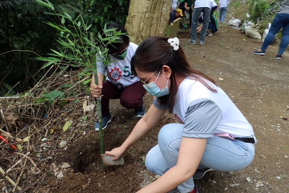 Two of the SEARCA staff who participated in the activity.