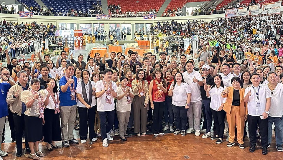 Officials, distinguished guests, facilitators, and coconut farmers came together in a show of unity and collaboration, gathering for a formal photograph (Photo credits: Quezon-PIO)