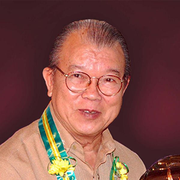 Professor Dr. Vo Tong Xuan, first recipient of SEARCA's prestigious Dioscoro L. Umali Achievement Award