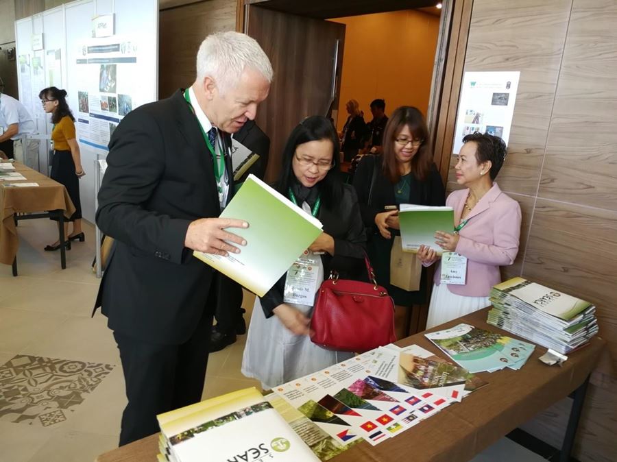 Launching of 14 ASRF Learning Notes and ASRF Brochure during the Knowledge Fair.